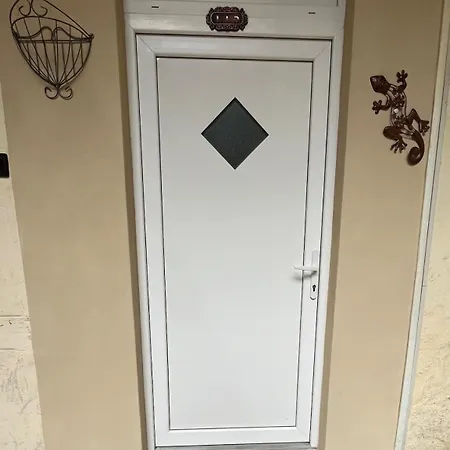 Apartment Center *